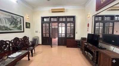 House in Tây Hồ