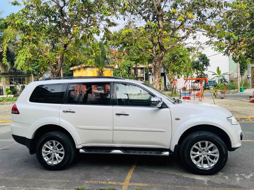 Mitsubishi Pajero Sport 2015 G 4x4 AT xe đẹp. Mua bán Ô tô tại Quận 12 Tp Hồ Chí Minh được đăng bởi Phạm Hoàng hình 5