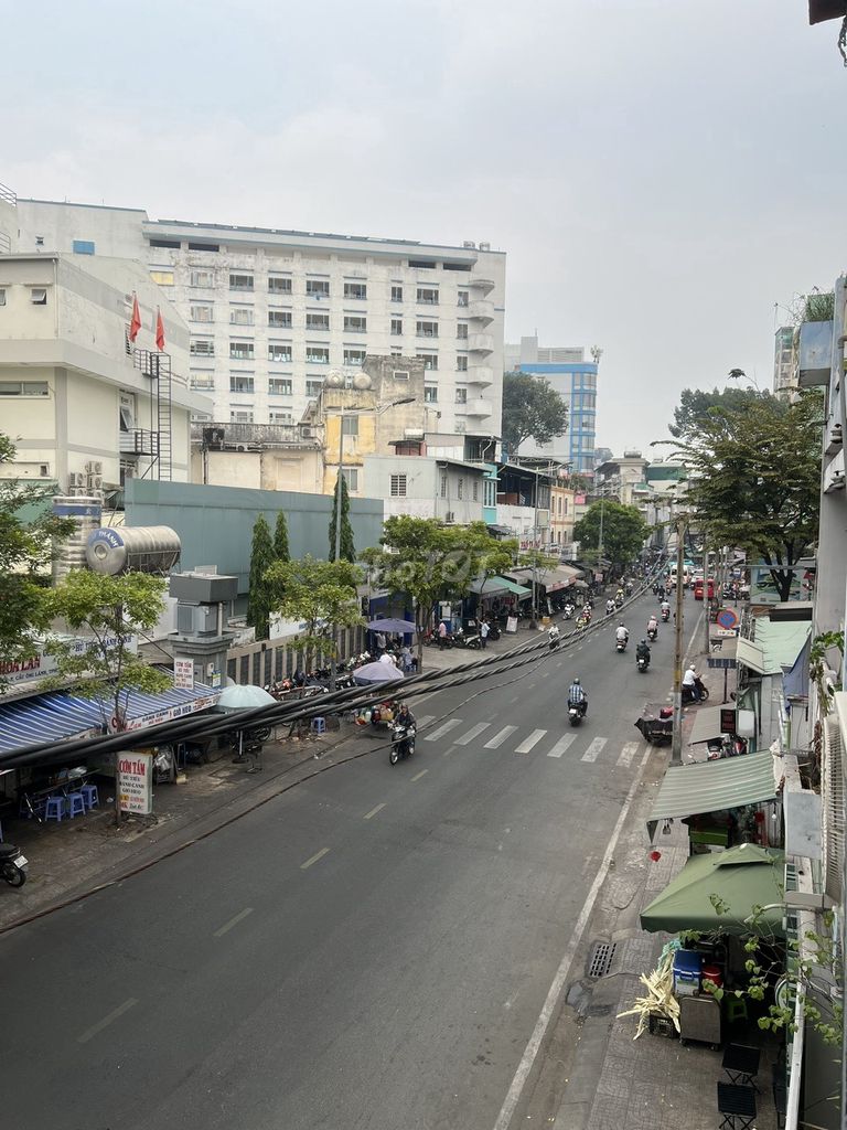 Аренда · 2 комн. · 12 м² · Quận 1, ул. Đường Phạm Viết Chánh
