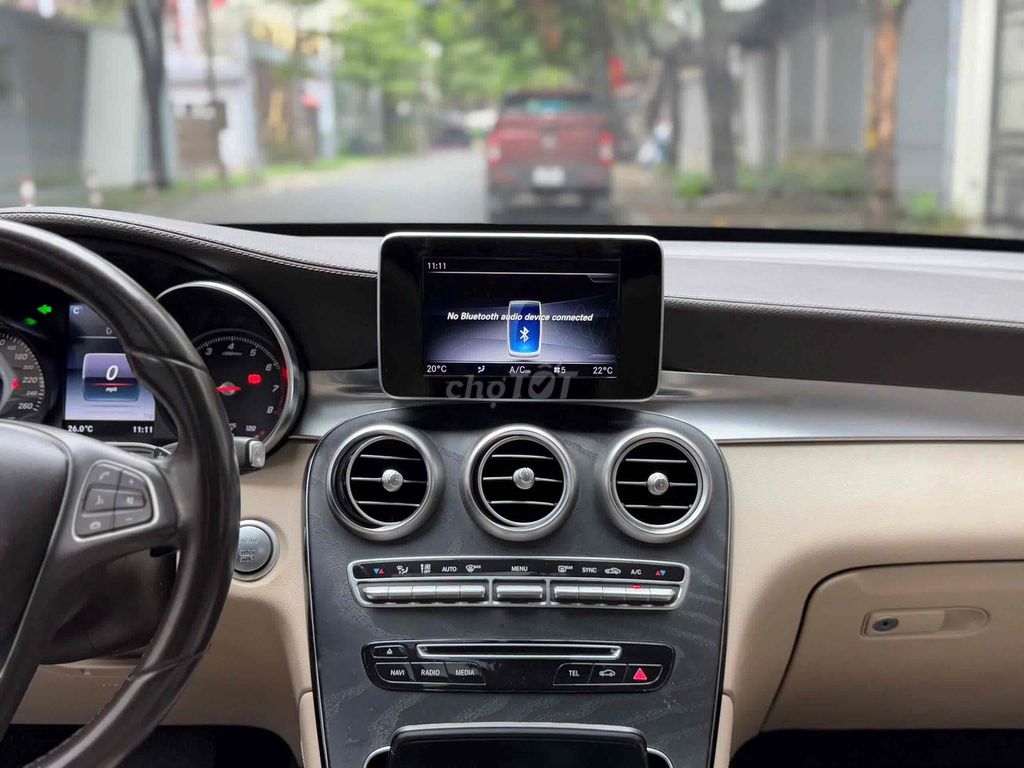 Mercedes Benz GLC300 4Matic sx 2018 đen/kem
