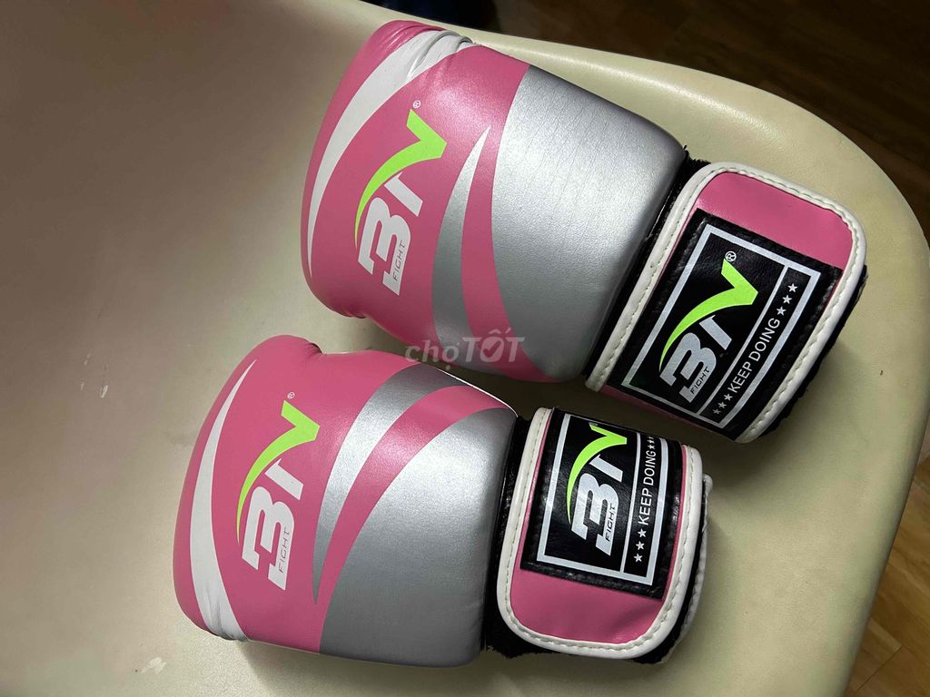 Găng tay đấm bốc BN Fight Nữ 10oz. Mua bán Đồ thể thao, Dã ngoại tại Quận 4 Tp Hồ Chí Minh được đăng bởi cao Zang hình 1