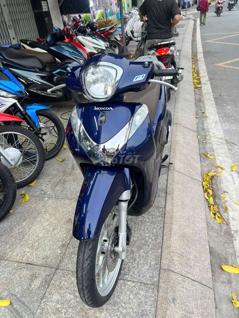 Honda SH mode 2014 mới 90% Bstp chính chủ. Mua bán Xe máy tại Quận Tân Phú Tp Hồ Chí Minh được đăng bởi Tuanduy hình 3