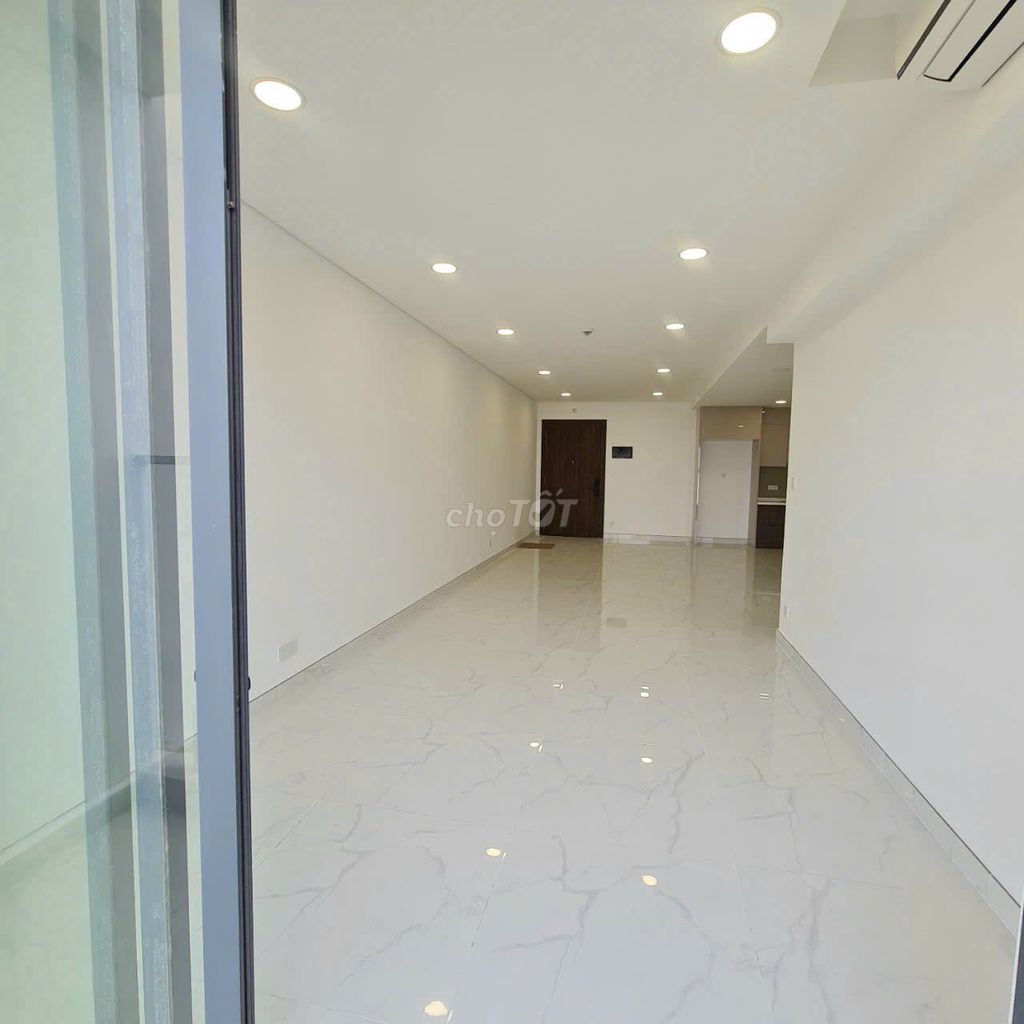 Cho thuê căn 112m2 Diamond Brilliant - Tầng cao, NTCB Giá 17 triệu