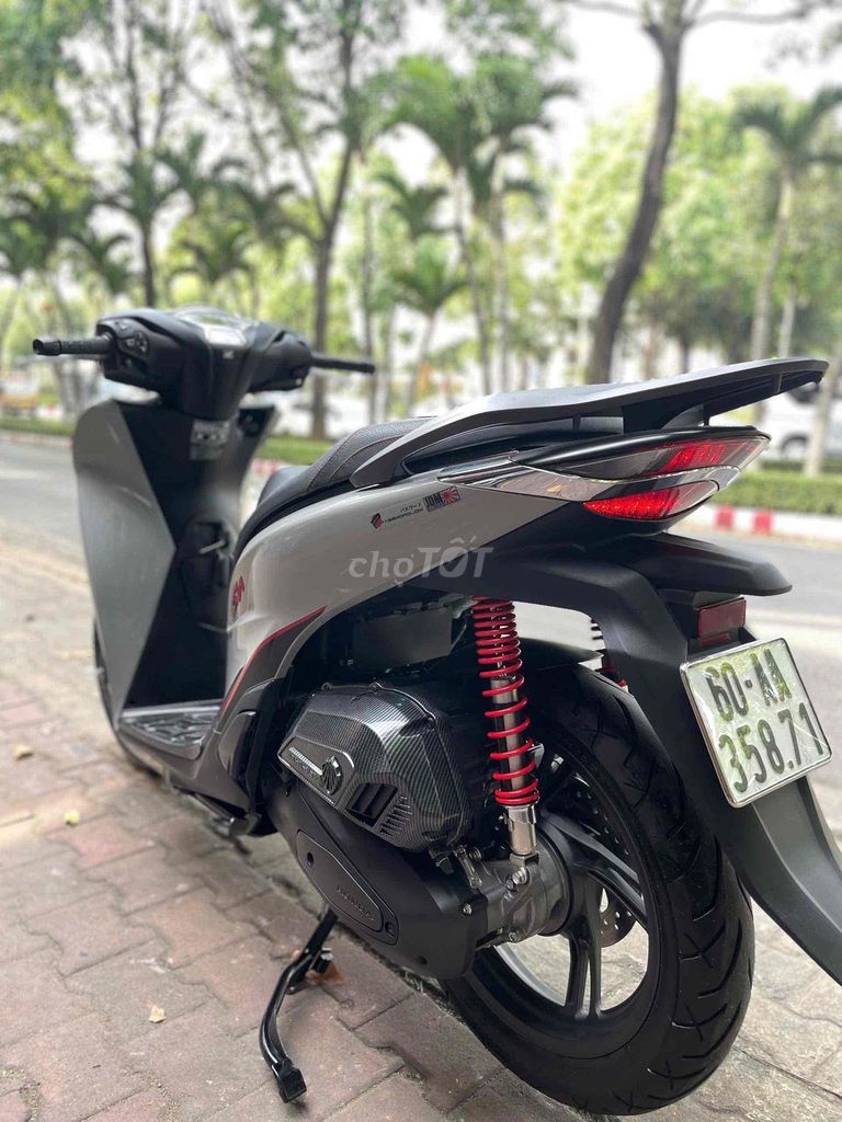 Honda SH160 2024 Xám 5000 km. Mua bán Xe máy tại Thành phố Biên Hòa Đồng Nai được đăng bởi Minh Hiền hình 3