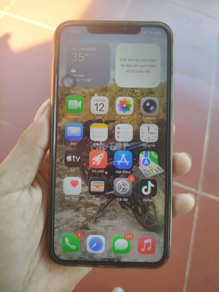 Apple iPhone 11 Pro Max 256GB Vàng LL/A. Mua bán Điện thoại tại Thành phố Kon Tum Kon Tum được đăng bởi A Phư hình 1