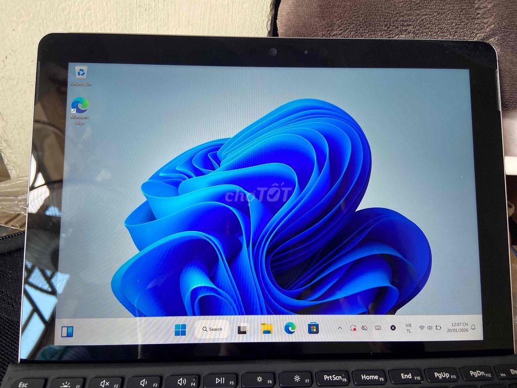 Microsoft Surface Go 4415Y 8GB. Mua bán Máy tính bảng tại Quận Phú Nhuận Tp Hồ Chí Minh được đăng bởi GIÁ TỐT hình 1