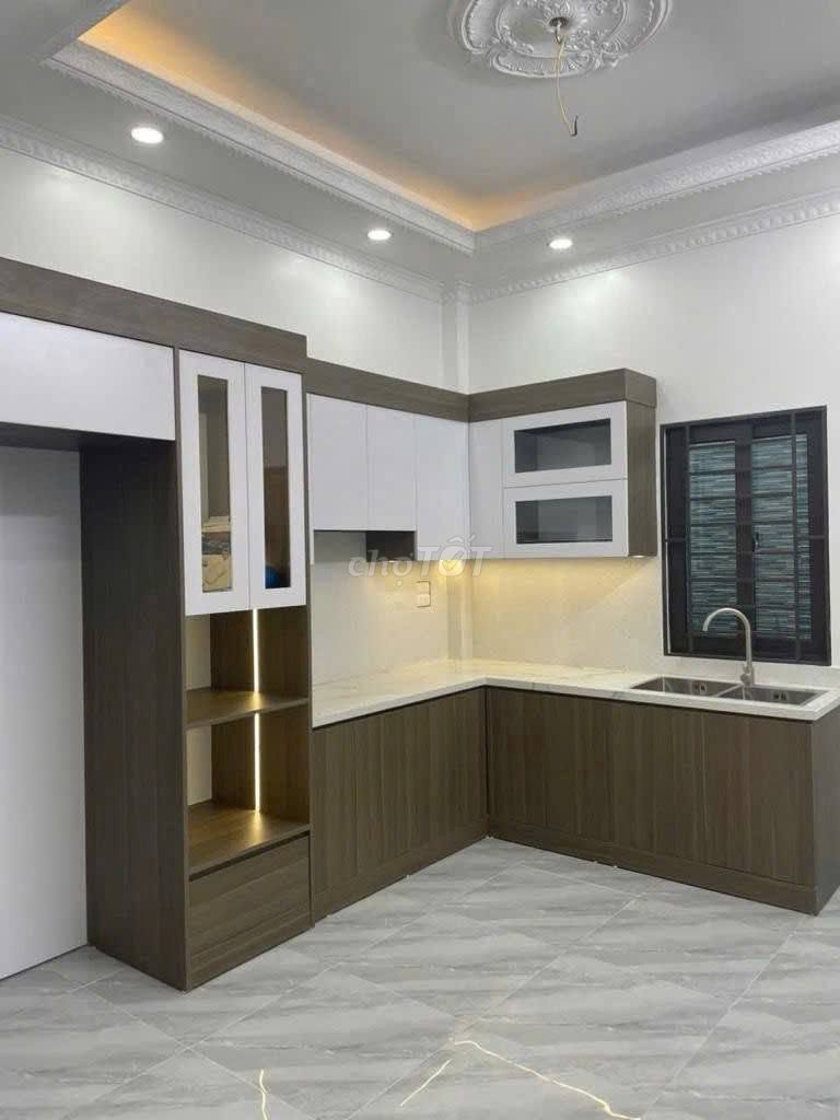 Красивый дом в Тхань Три, 42 м2, 4 этажа, недалеко от автомобилей