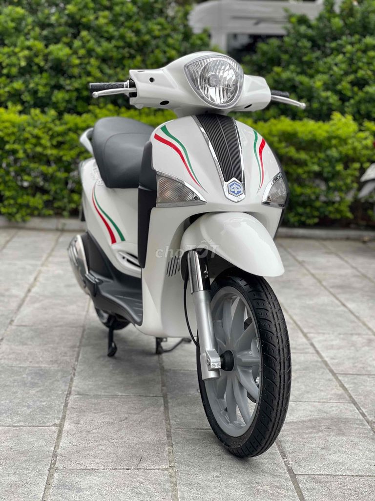 Liberty 125 ie 2012 màu trắng xe như mới. Mua bán Xe máy tại Quận Cầu Giấy Hà Nội được đăng bởi Anh Khoa hình 5