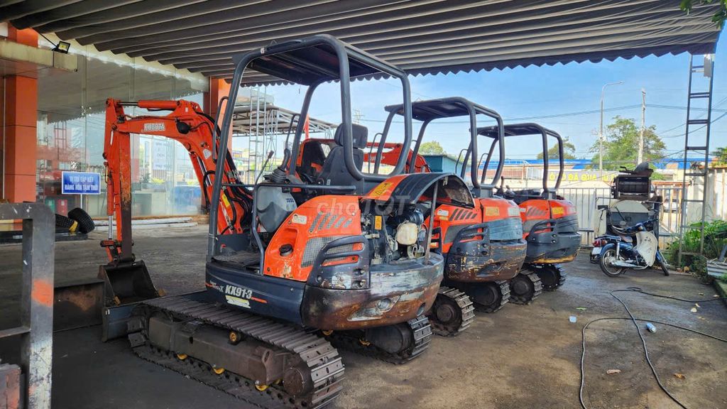 Máy Xúc Đào Kubota 30 HP. Mua bán Phương tiện khác tại Thành phố Long Khánh Đồng Nai được đăng bởi Trương Phú Đạt hình 3