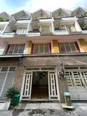 Аренда · 5 комн. · 54 м² · Thành phố Thủ Đức, ул. Đường Quốc lộ 13