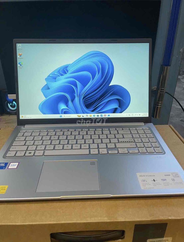 Thanh lý Laptop Asus Vivobook 15 i5-120U như new. Mua bán Laptop tại Quận Gò Vấp Tp Hồ Chí Minh được đăng bởi Thanh lí cầm đồ hình 1
