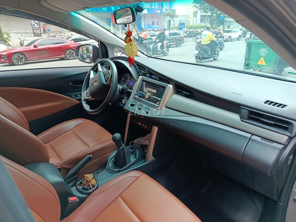 Toyota Innova 2016 2.0E - 29000 km. Mua bán Ô tô tại Quận Hai Bà Trưng Hà Nội được đăng bởi Trần Hùng hình 4