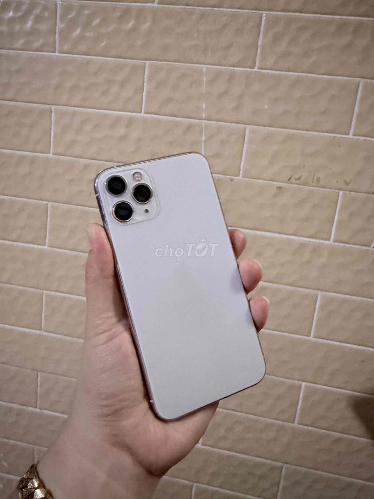 Apple iPhone 11 Pro 64GB Bạc Đã sử dụng. Mua bán Điện thoại tại Thành phố Thuận An Bình Dương được đăng bởi H O A hình 1
