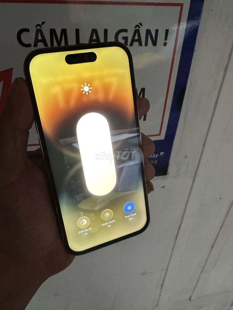 iPhone 14 Pro 256GB Vàng QT pin 93% đẹp 99. Mua bán Điện thoại tại Quận Phú Nhuận Tp Hồ Chí Minh được đăng bởi Nguyễn tuấn kiệt  hình 1