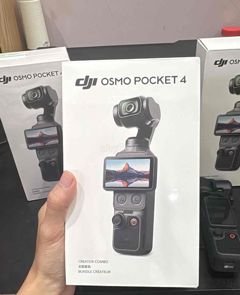 DJI Pocket 4 Combo chính hãng mới nguyên seal. Mua bán Máy ảnh, Máy quay tại Quận Liên Chiểu Đà Nẵng được đăng bởi Hoang Nguyen hình 1