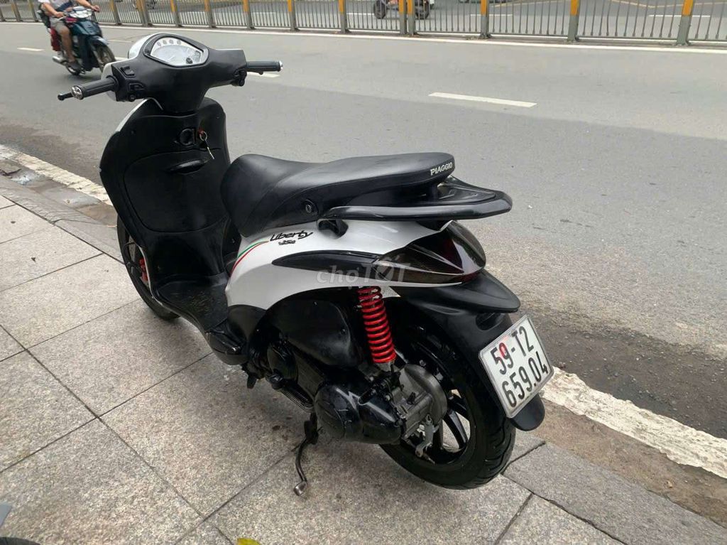 Piaggio Liberty IE 2012 mới 90% biển số thành phố. Mua bán Xe máy tại Quận Tân Phú Tp Hồ Chí Minh được đăng bởi Tuanduy hình 4