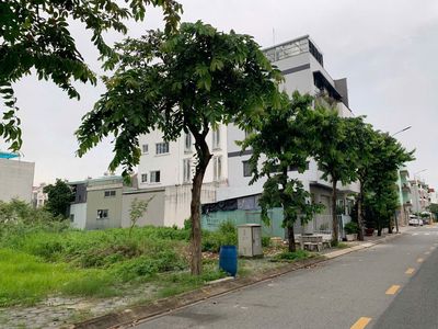 Bán GẤP lô đất The Seasons ngay Lotte giá 5.6 tỷ, DT 6x20m. Sổ sẵn. Mua bán đất tại Thành phố Thuận An Bình Dương được đăng bởi MINH TRÍ