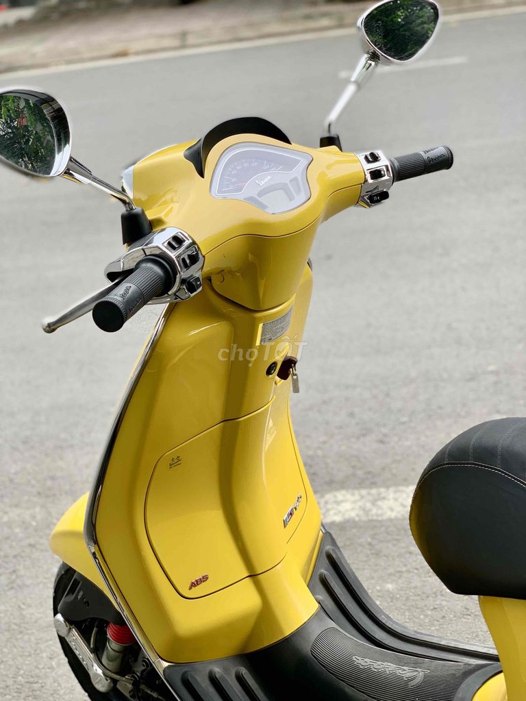 Vespa Sprint vàng 2021 dáng đẹp xe chuẩn chính chủ. Mua bán Xe máy tại Thành phố Thủ Đức Tp Hồ Chí Minh được đăng bởi iMotorbike Khương Phan hình 7