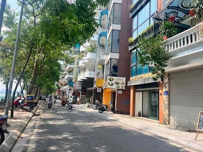 House in Tây Hồ