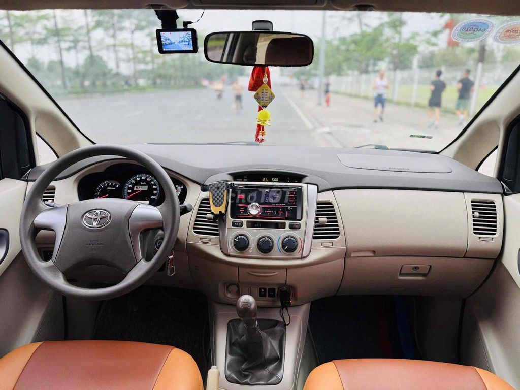 Toyota Innova 2015 E form mới,Nâu Vàng.. Mua bán Ô tô tại Quận Cầu Giấy Hà Nội được đăng bởi CHỢ ÔTÔ CẦU GIẤY hình 10