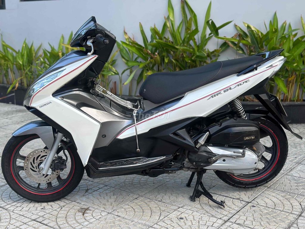 Мотоцикл Honda Air Blade 2014, белый