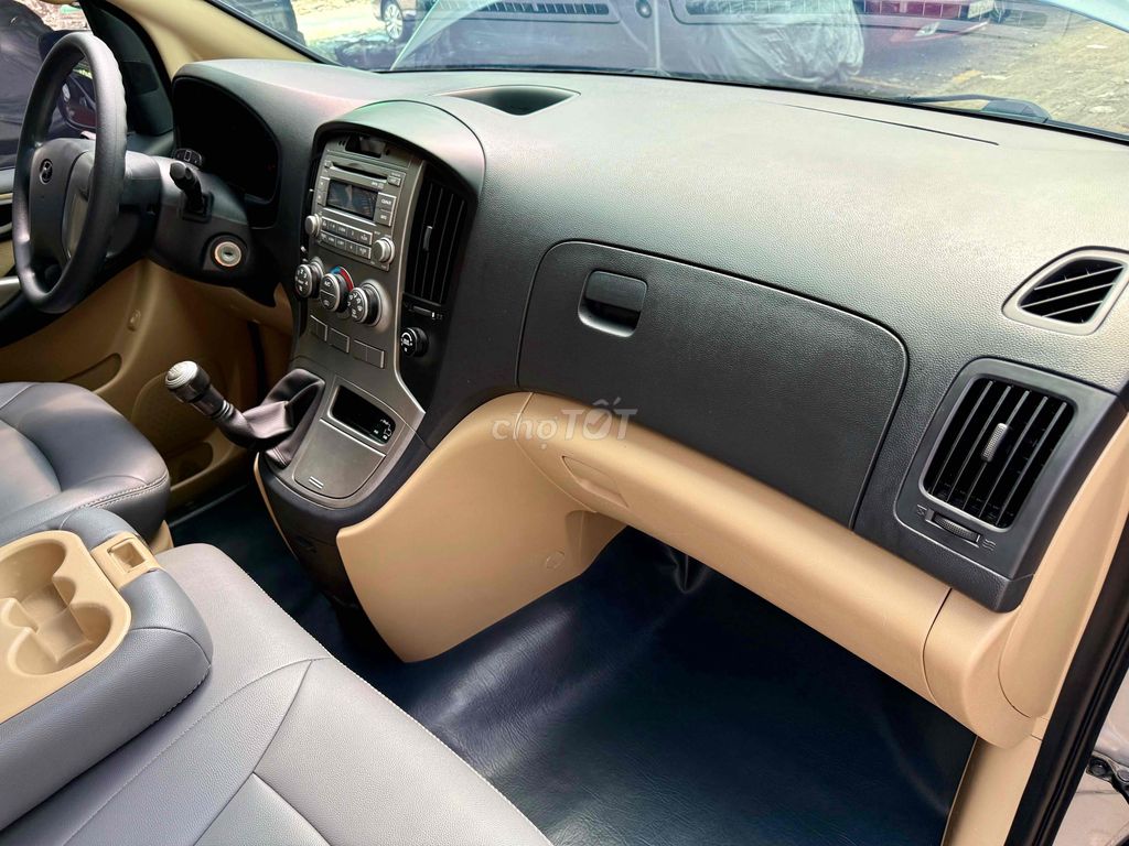 Hyundai Grand Starex 2015 máy dầu 9 chỗ. Mua bán Ô tô tại Quận Gò Vấp Tp Hồ Chí Minh được đăng bởi Bình An Ôtô  hình 9