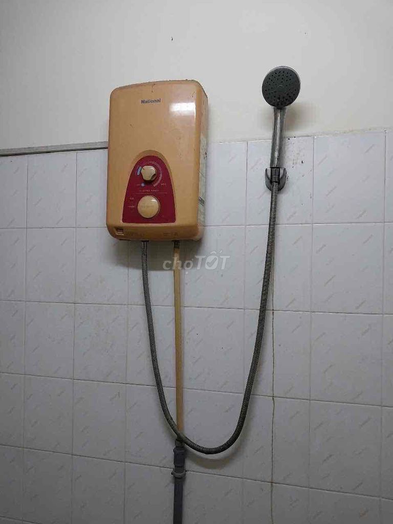 Máy nước nóng National (có vòi sen)