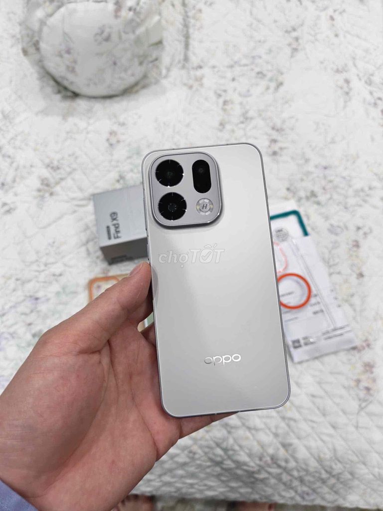 Oppo Find X9 256GB Bạc Mới. Mua bán Điện thoại tại Quận Hải Châu Đà Nẵng được đăng bởi Thảo Nhi hình 1