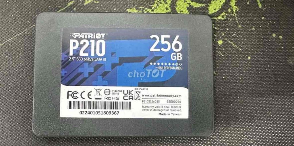 SSD Patriot 256GB chạy 3 ngày còn BHH 2027. Mua bán Linh kiện (RAM, Card...) tại Thị xã Bến Cát Bình Dương được đăng bởi Hoàng Võ hình 1