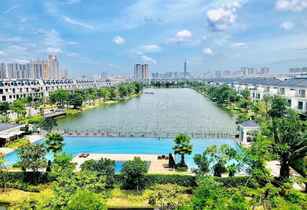 СДАЕТСЯ В АРЕНДУ МАГАЗИН Lakeview City, DT 5x20 м, цена 35 миллионов долларов, с лифтом