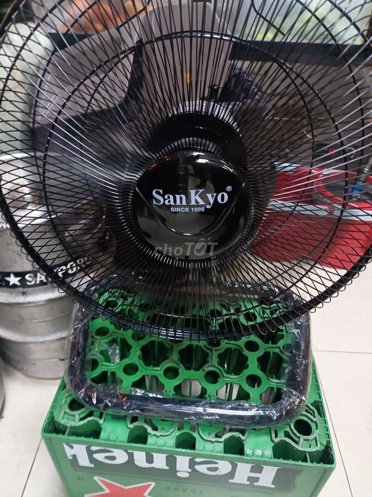 Quạt điện SanKyo Đen Mới 99%. Mua bán Quạt tại Quận 7 Tp Hồ Chí Minh được đăng bởi Cường TrươngQuốc hình 1
