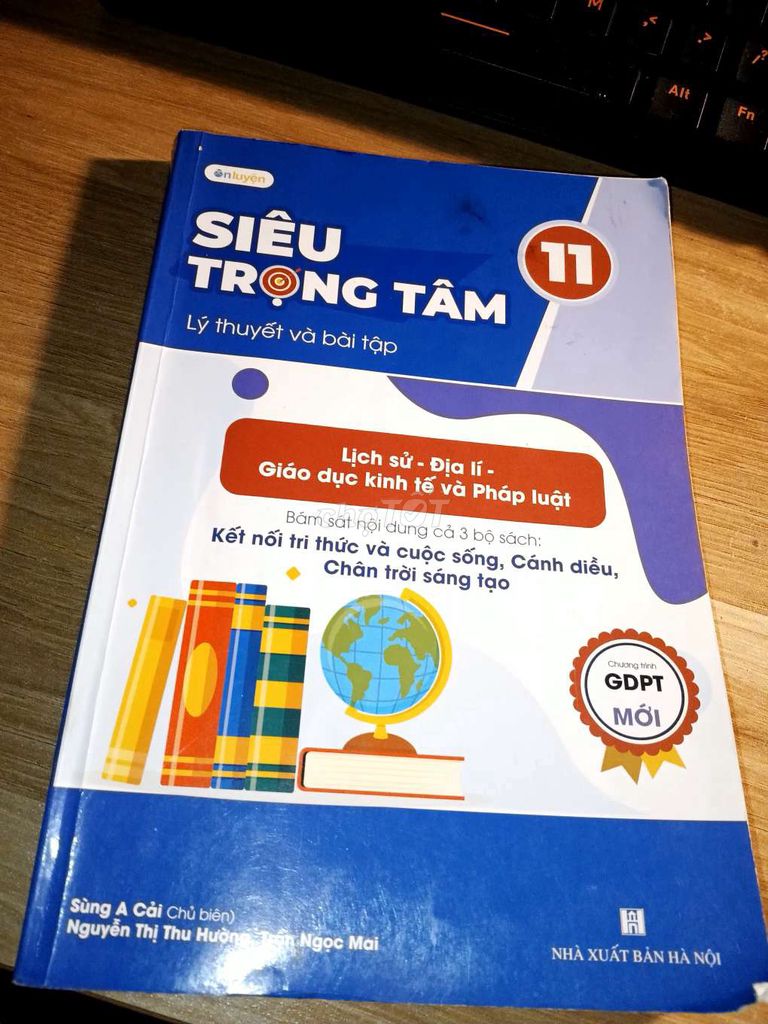 Siêu trọng tâm 11 Sư-Địa-KTPL. Mua bán Sách tại Quận Cầu Giấy Hà Nội được đăng bởi Đức anh Vũ hình 1