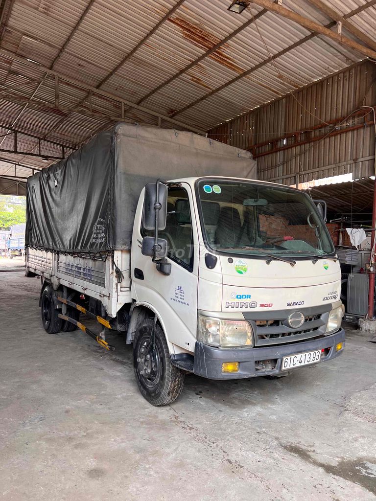 hino 300 đời 2015 tải 3tấn4 thùng dài 4,5m