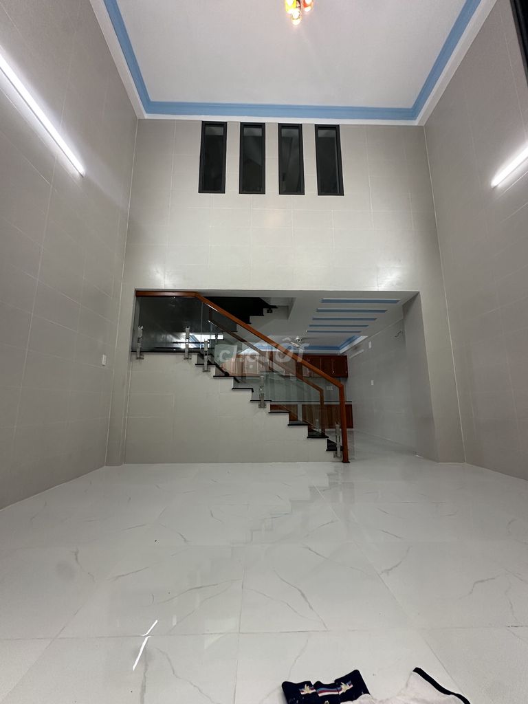 Nhà mới 100% chính chu