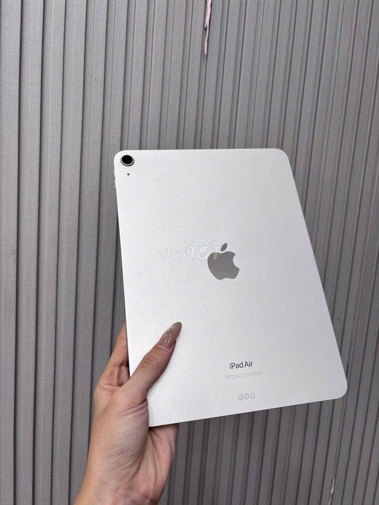 iPad Air 5 M1 Wifi 64GB Bạc chiến giải trí ngon 92. Mua bán Máy tính bảng tại Quận Ninh Kiều Cần Thơ được đăng bởi Quý Mobile Cần thơ hình 1