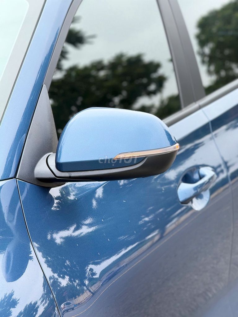 Kia Sonet 2021 màu xanh. Mua bán Ô tô tại Quận Long Biên Hà Nội được đăng bởi Long Biên Cars hình 3