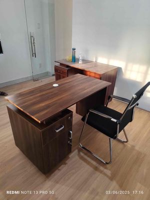 Bàn làm việc 2 ngăn khóa kéo. Mua bán Bàn ghế tại Thành phố Thủ Đức Tp Hồ Chí Minh được đăng bởi Tiệm Nhà Gỗ