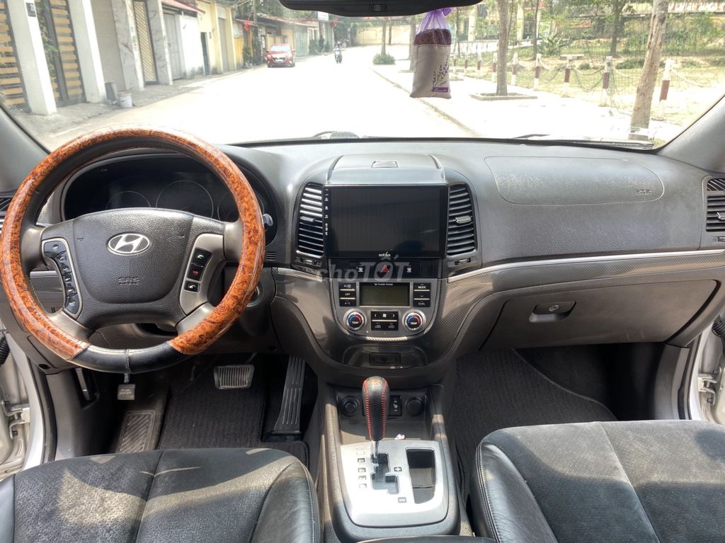 Hyundai Santafe SLX 2.0L cuối 2009 Form 2010. Đẹp. Mua bán Ô tô tại Huyện Sóc Sơn Hà Nội được đăng bởi Salon Auto Đào Hằng hình 16