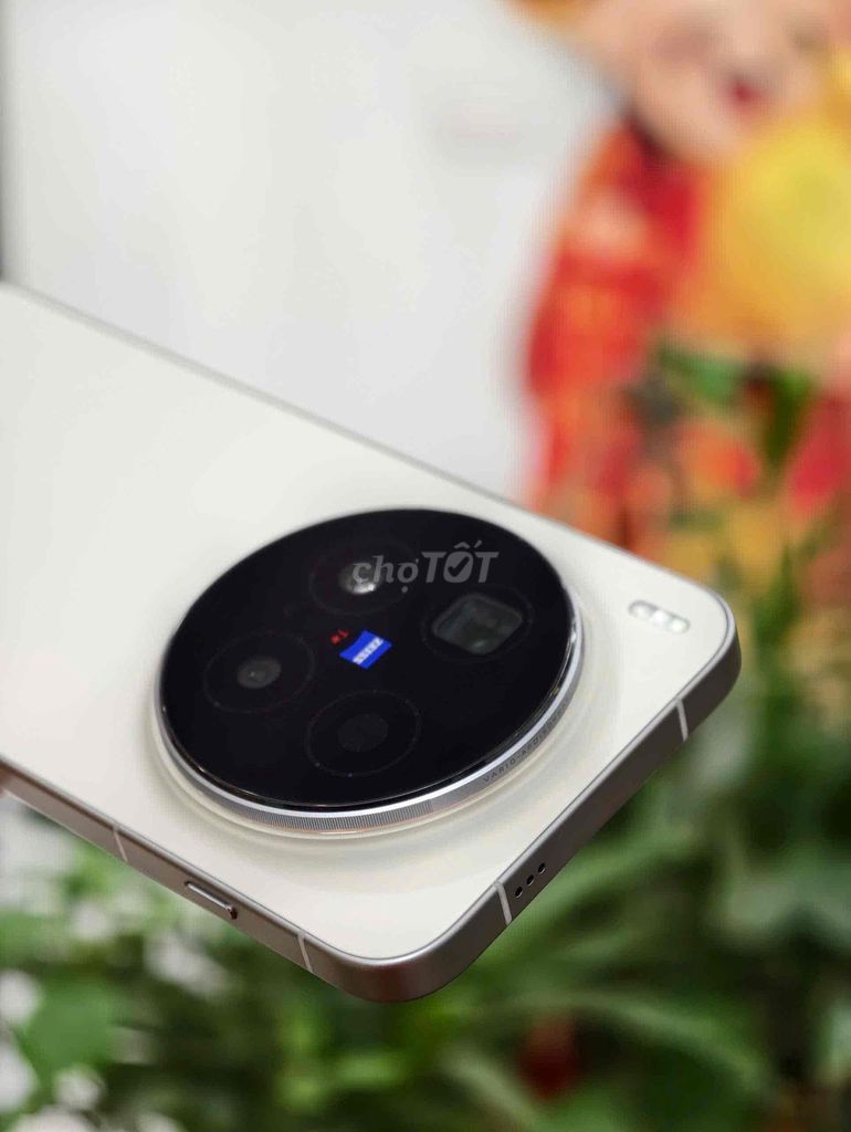 Vivo X300 Pro 256GB Vàng fullbox xách tay giao luu. Mua bán Điện thoại tại Quận Hoàng Mai Hà Nội được đăng bởi trần khương androi hình 1