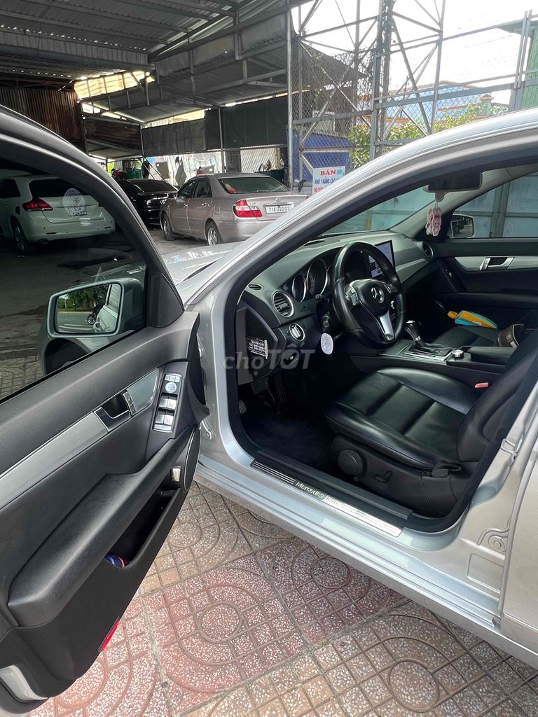 Mercedes Benz C Class 2012 C200 - 123456 km. Mua bán Ô tô tại Thị xã Gò Công Tiền Giang được đăng bởi Đat hình 11