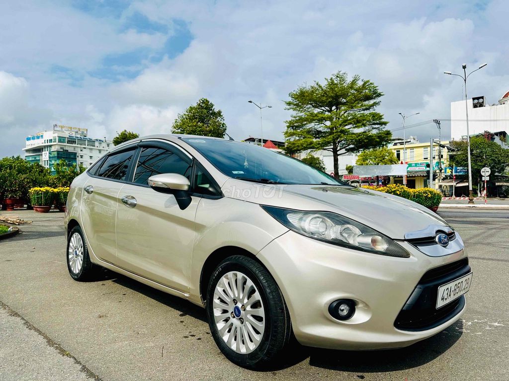 Автомобильный золотой песок Ford Fiesta 2012