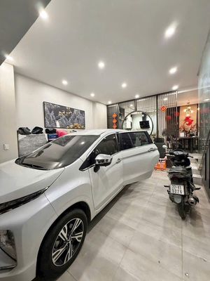 HOT! Bán Nhà L3 TẦNG HẺM 6M có 4PN 4WC Linh Đông