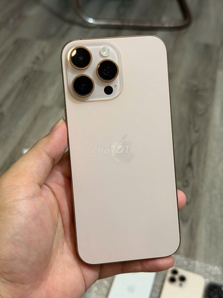 😶‍🌫️16 pro max quốc tế 256gb thay màn oled không lỗi. Mua bán Điện thoại tại Quận Thanh Xuân Hà Nội được đăng bởi Thành Vũ Mobile hình 1