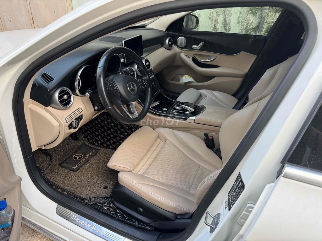 Mercedes-Benz C200 2018 Trắng 65000 km. Mua bán Ô tô tại Quận Ngô Quyền Hải Phòng được đăng bởi nguyễn thức hình 3