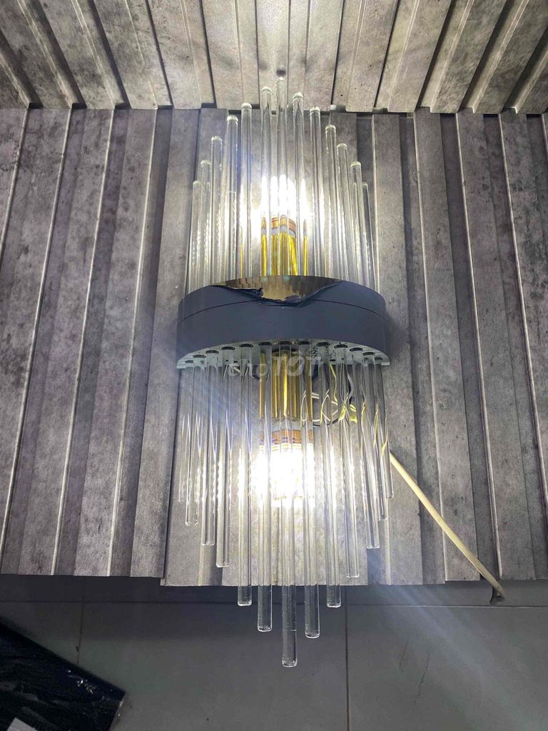 Đèn treo tường Hiện đại. Mua bán Đèn tại Quận 7 Tp Hồ Chí Minh được đăng bởi VĐĐ Nhọ Nồi hình 1