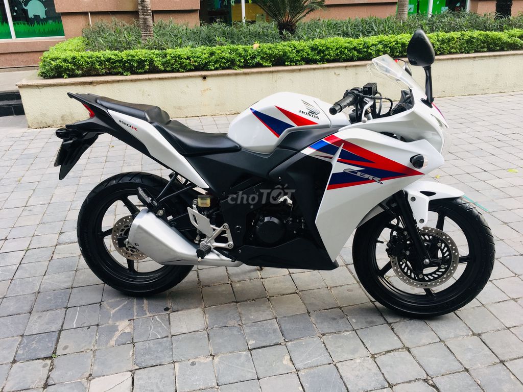 HONDA CBR 150 ĐỎ TRẮNG ĐI ÍT GIỮ GÌN CÒN ZIN ĐÉT. Mua bán Xe máy tại Quận Nam Từ Liêm Hà Nội được đăng bởi ĐỖ NHUẬN hình 1