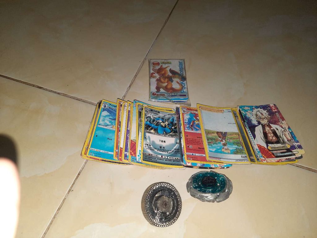 Thẻ bài và con quay đã sử dụng. Mua bán Sở thích khác tại Quận Gò Vấp Tp Hồ Chí Minh được đăng bởi Phước Nguyễn hình 1