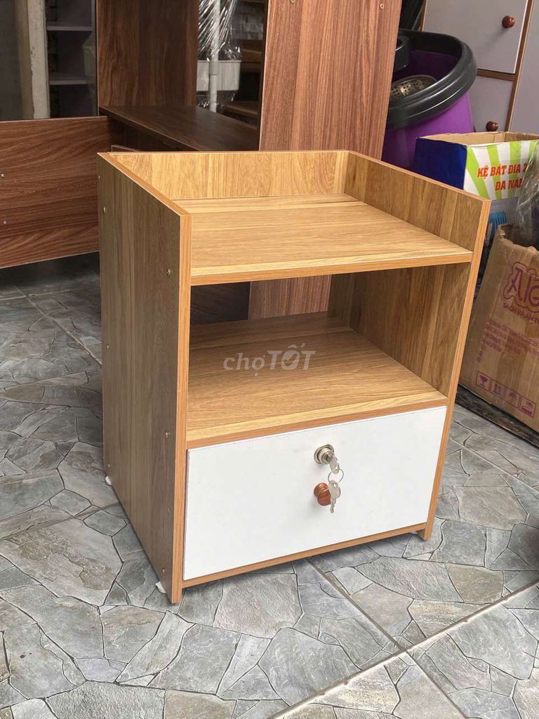 Tủ đầu giường có khoá. Mua bán Tủ, kệ gia đình tại Quận Hải Châu Đà Nẵng được đăng bởi Bàn Ghế Kệ Tủ Nội Thất Đn hình 1