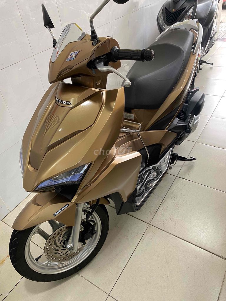 Honda Air Blade Fi 125 куб. см, 2017 г., бронзовое золото