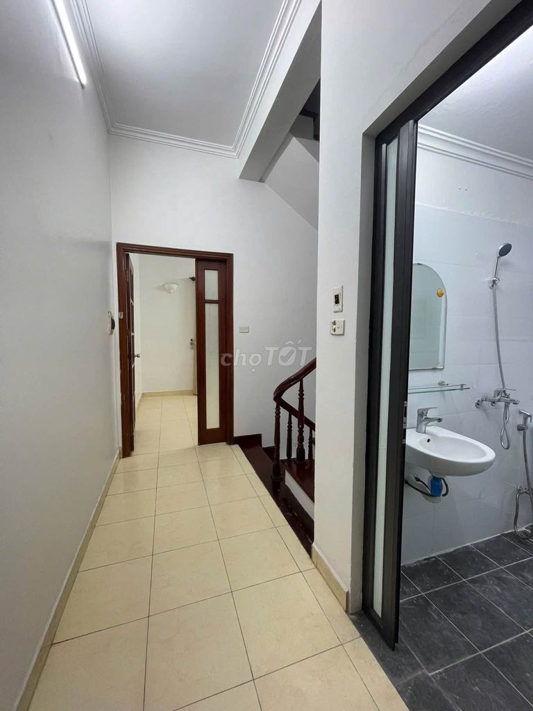 Дом 50м² на 4 этажа, переулок 29 Дить Вонг, Кау Жай